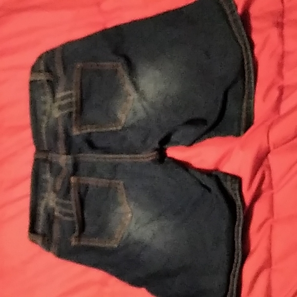 Blue denim shorts - Picture 2 of 4